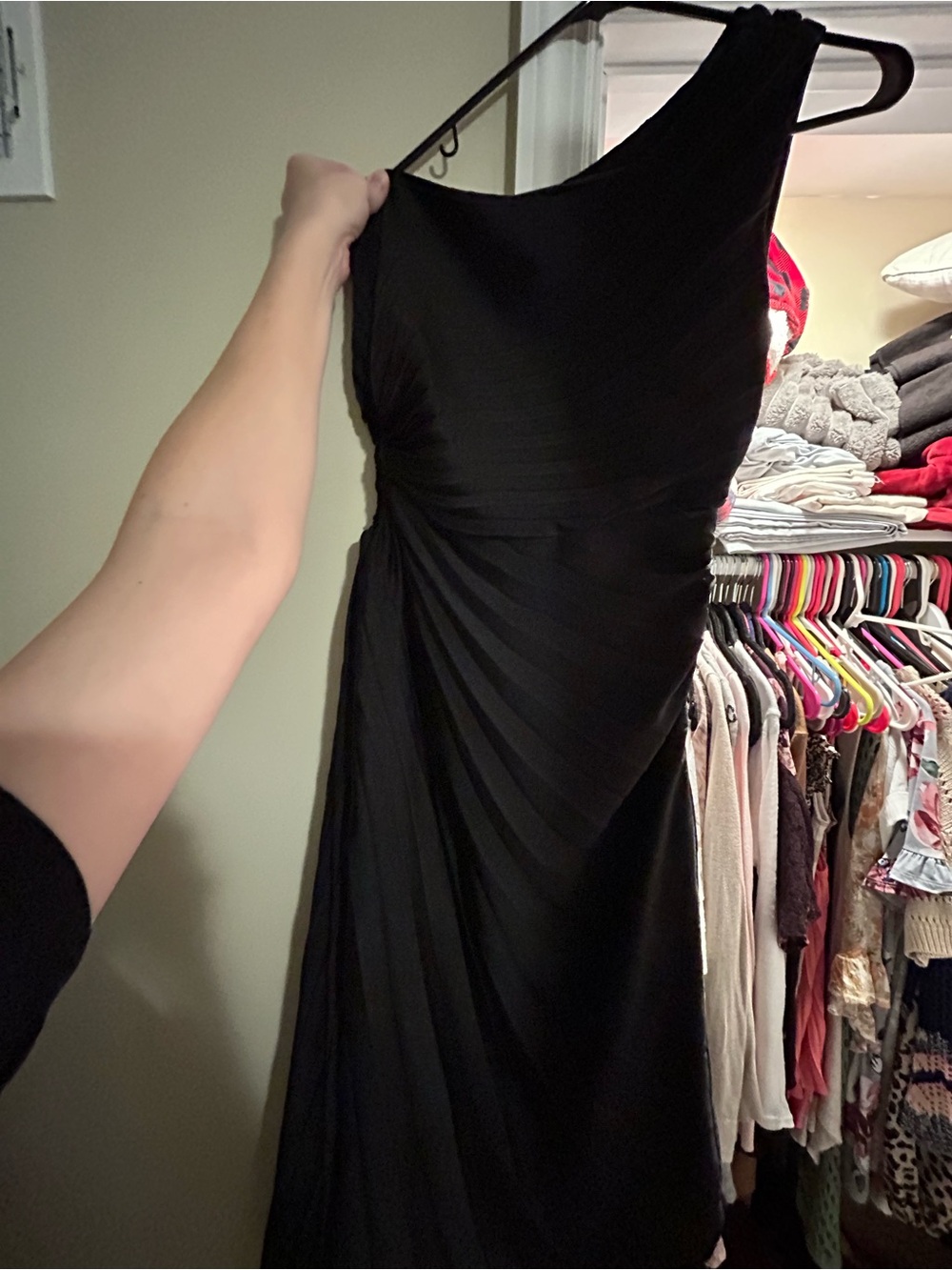 Aakaa Black Asymmetrical One-Shoulder Pleated Midi Dress - Picture 3 of 5